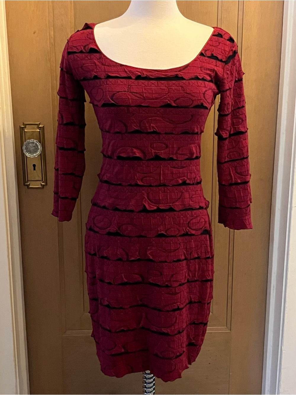 Max Studio Burgundy Textured Scoop Neck Long Sleeve Dress